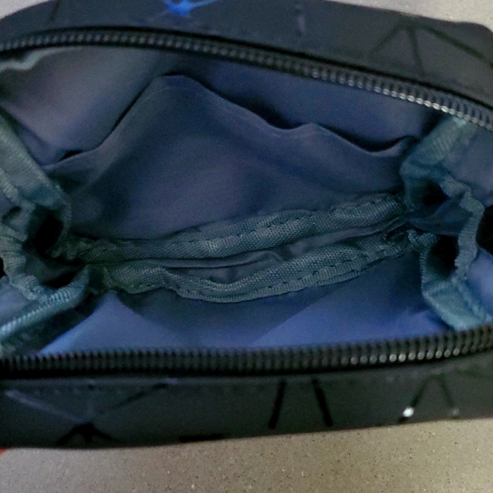 🆕️: WATERPROOF TRAVELING CASE/ ORGANIZING CASE - Picture 8 of 8